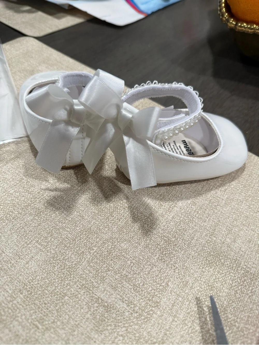 Girls White Pearl-Trim Mary Jane Dress Shoes
